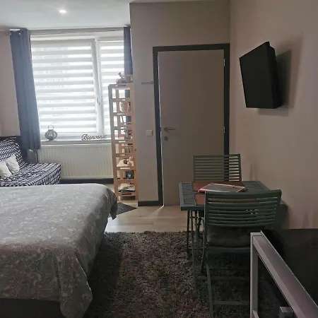 Les Petits Nids De Nina 2 *